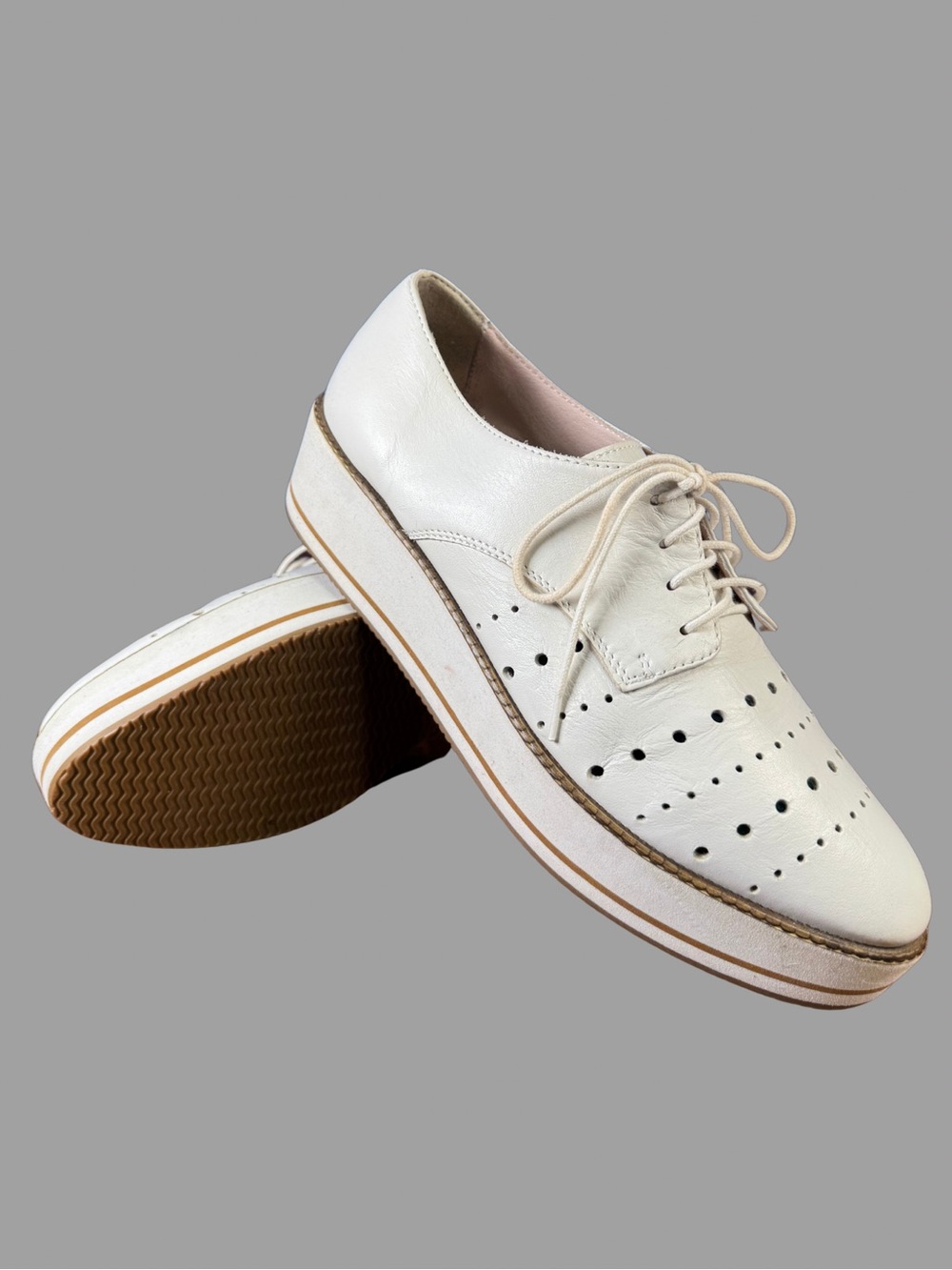 Tosca Blu White Leather Perforated Lace-Up Oxford Dress Shoes Round Toe EU 40